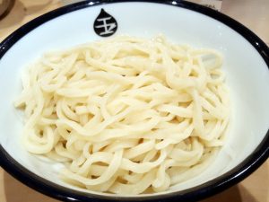 「つけめん玉　シャポー船橋店」のつけ麺の麺